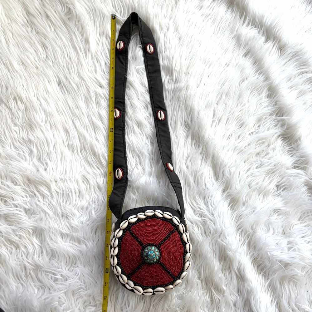 Red and Black Crossbody coral beaded Bag with Shell Accents - Picture 4 of 8